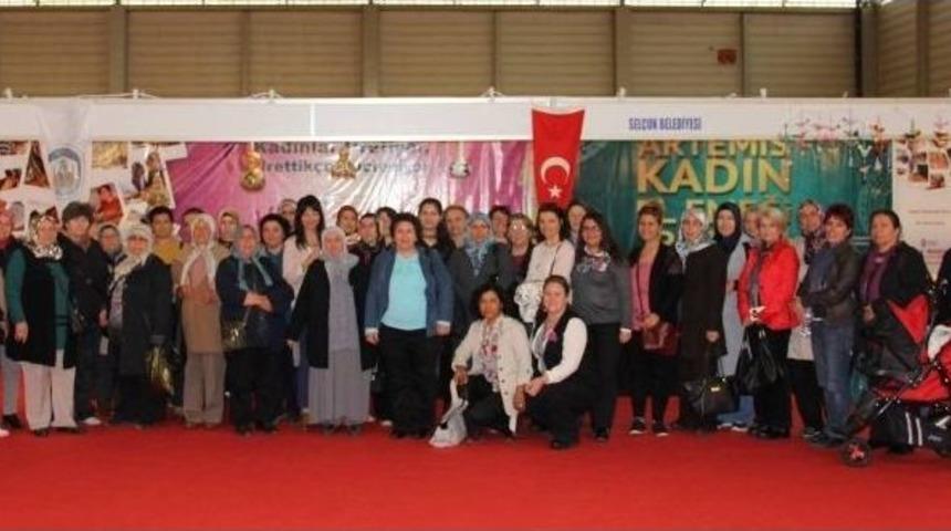 Sel&ccedil;uklu Kadınlara İzmir&rsquo;de Yoğun İlgi