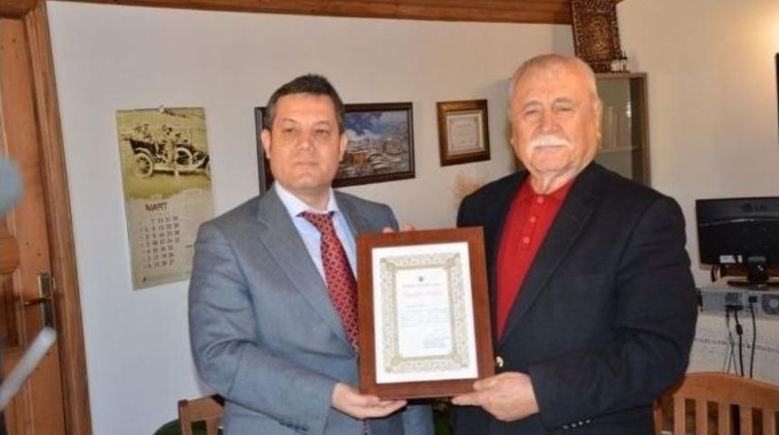 Dizdar&rsquo;a Desteklerinden Dolayı Teşekk&uuml;r Plaketi