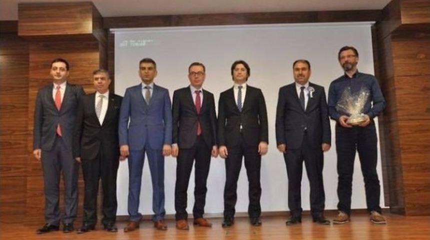 Muhasebe Haftasında Vergi Paneli D&uuml;zenlendi