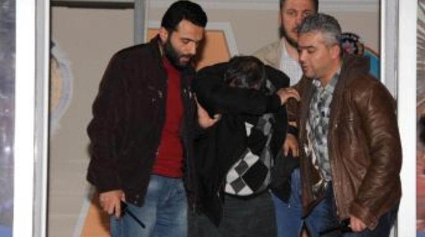 &Ccedil;aldığı Cep Telefonunu Satarken Yakalandı