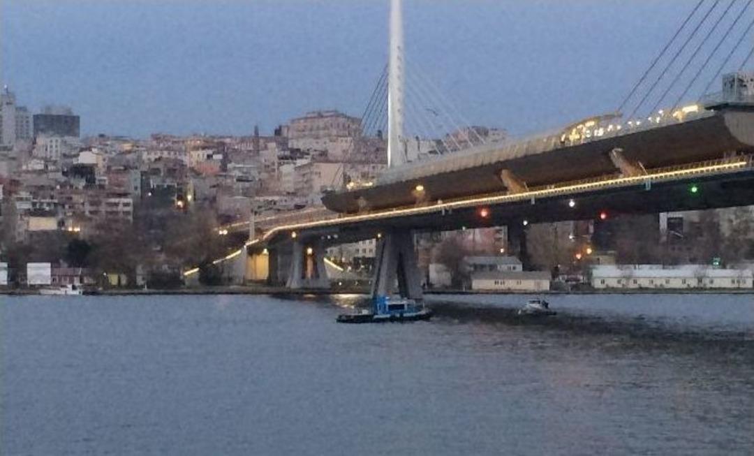 Hali&ccedil; Metro K&ouml;pr&uuml;s&uuml;nde İntihar