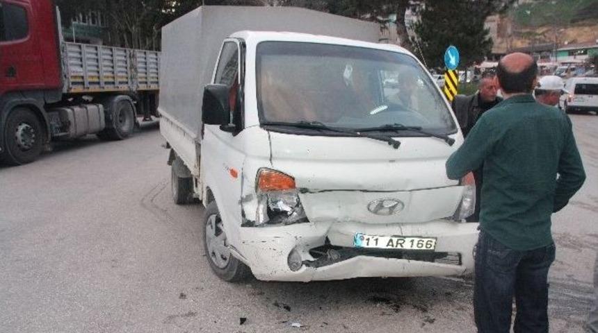 Bilecik&rsquo;te Trafik Kazası, 2 Yaralı