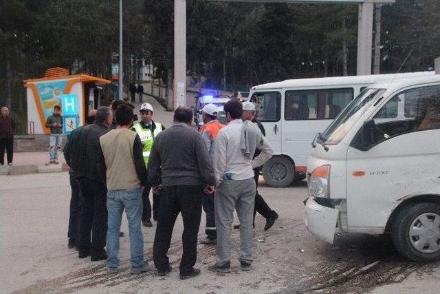 Bilecik’te Trafik Kazası, 2 Yaralı