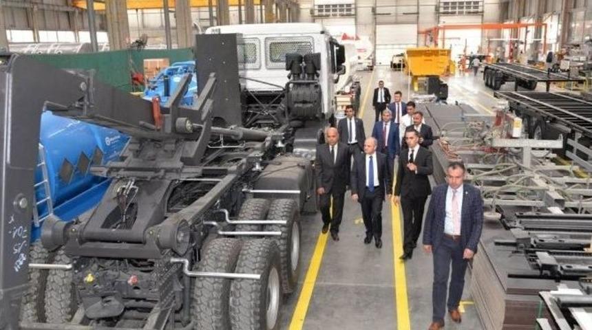 Vali &Ccedil;akacak&rsquo;tan Otomotiv Sekt&ouml;r&uuml;nde Faaliyet G&ouml;steren Tesise Ziyaret