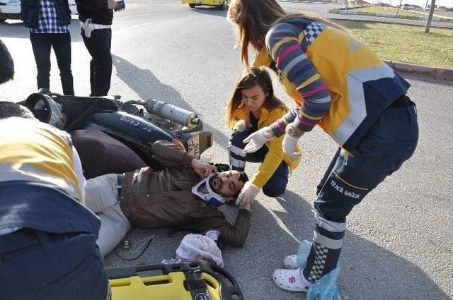 Polis Aracı İle Motosiklet &Ccedil;arpıştı: 1 Yaralı 1