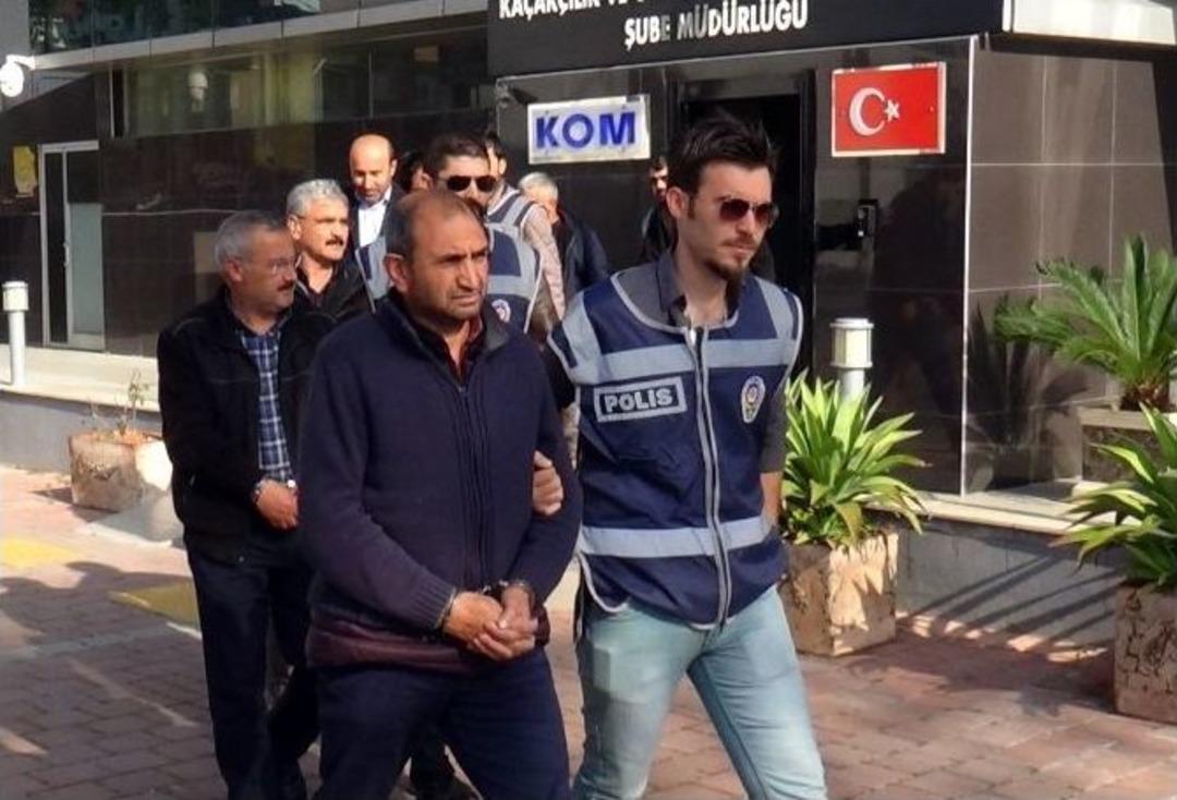 Antalya&rsquo;da R&uuml;şvet Operasyonu: 8 G&ouml;zaltı