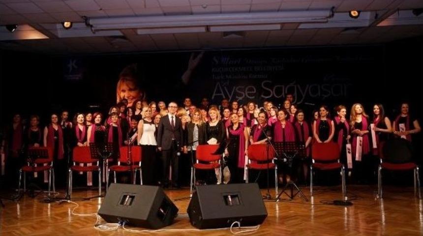 K&uuml;&ccedil;&uuml;k&ccedil;ekmece&rsquo;de Kadınlara &Ouml;zel Sergi Ve Konser