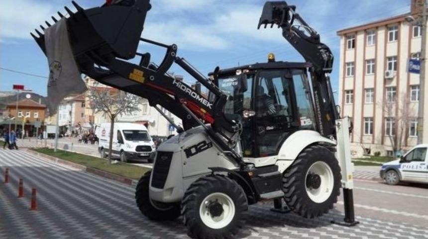 Bilecik Yenipazar Belediyesi Yeni Bir İş Makinesi Aldı