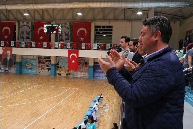 Manisa’nın Sultanları El Ele Play-off’a