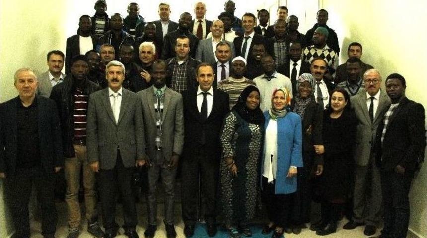 Fü Rektörü Demirdağ, Ganalı Öğretmen Adayları İle Bir Araya Geldi