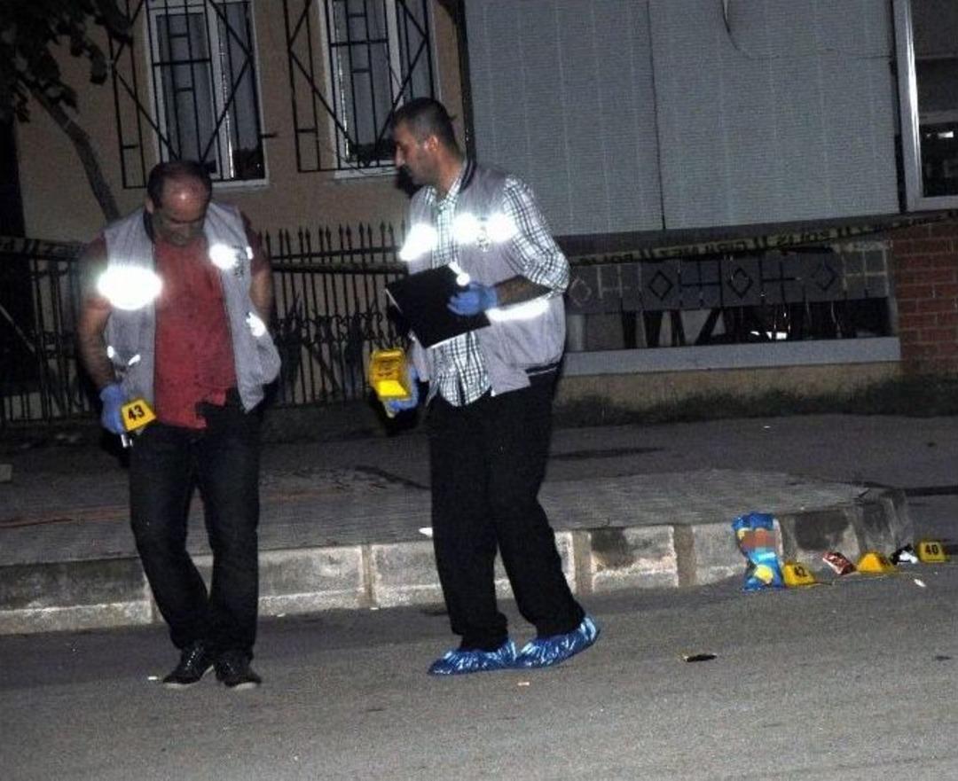 G&uuml;r&uuml;lt&uuml; Y&uuml;z&uuml;nden &Uuml;&ccedil; Kardeşi &Ouml;ld&uuml;ren Baba Oğula M&uuml;ebbet