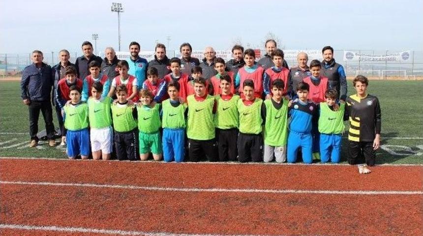 Geleceğin Yıldızları B&uuml;y&uuml;k&ccedil;ekmece&rsquo;de Se&ccedil;ildi