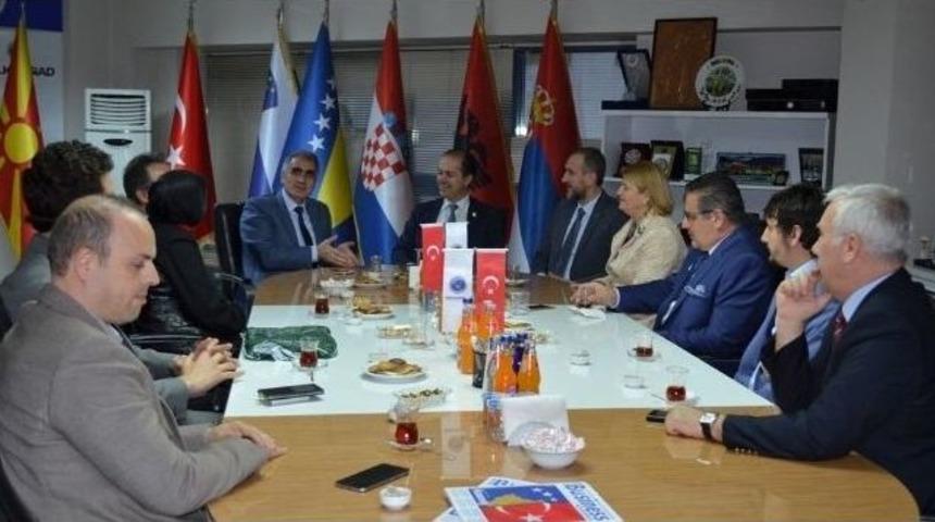 Ak Parti Nil&uuml;fer&rsquo;den Balkant&uuml;rksiad&rsquo;a Nezaket Ziyareti