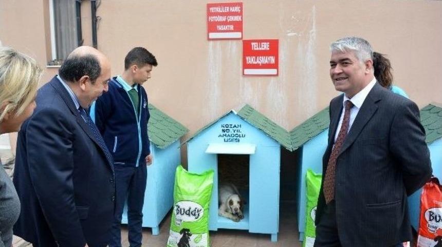 Lise &Ouml;ğrencilerinden K&ouml;pek Kul&uuml;besi