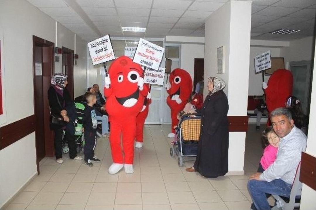 &Ccedil;ocuklara İdrarını Tutmayı Değil, İdrar Yapmayı &Ouml;ğretin