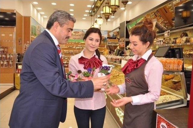 Başkan Alıcık’tan Farklı Kutlama Toplumun Temel Taşı Kadınlarımız Her Gün Hatırlanmalıdır