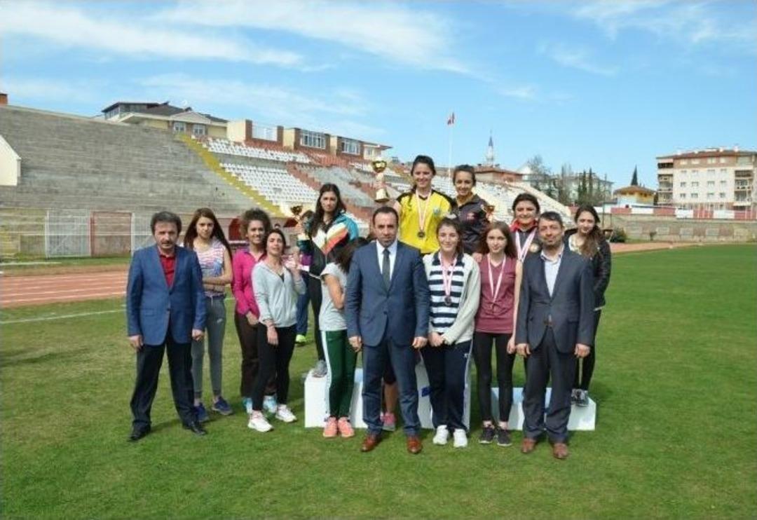 Bilecik&rsquo;te Puanlı Atletizm İl Birinciliği Koşuları D&uuml;zenlendi
