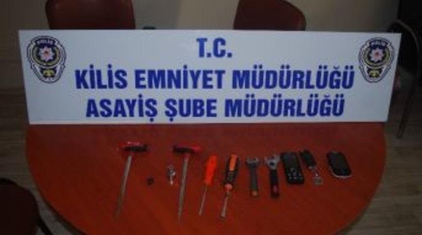 Hırsızlık Zanlısı &Uuml;&ccedil; Kişi Tutuklandı