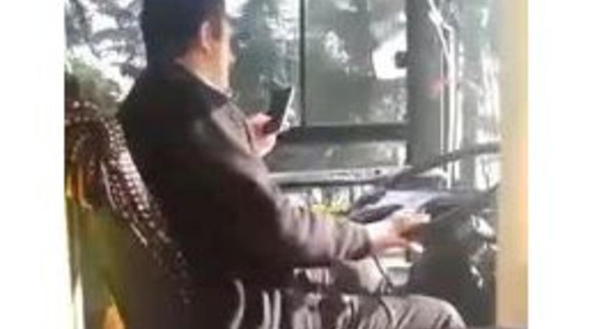 Otob&uuml;s Kullanırken Cep Telefonuyla Oynayan S&uuml;r&uuml;c&uuml; Adliyeye Sevk Edildi