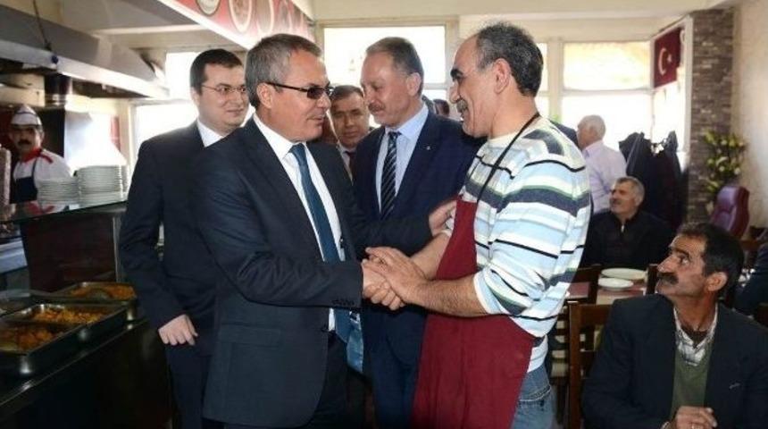 Vali Deniz, Hanak İl&ccedil;esinde