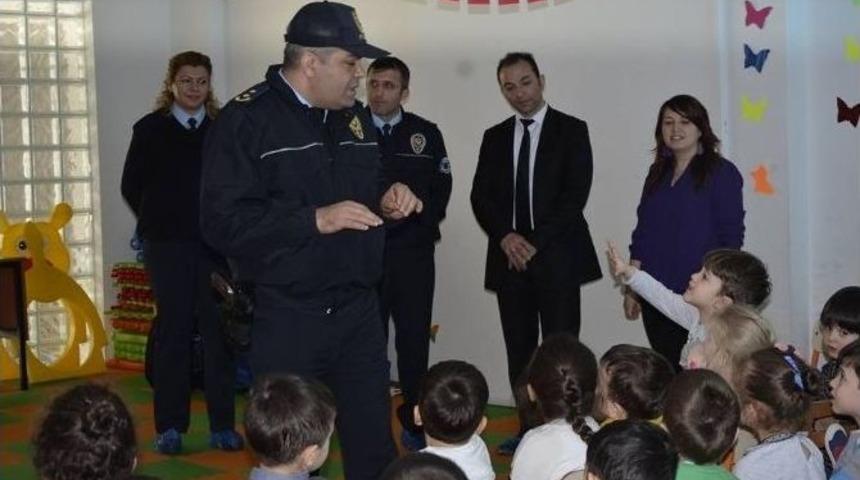 Emniyet, Minik &Ouml;ğrencilerle Buluştu
