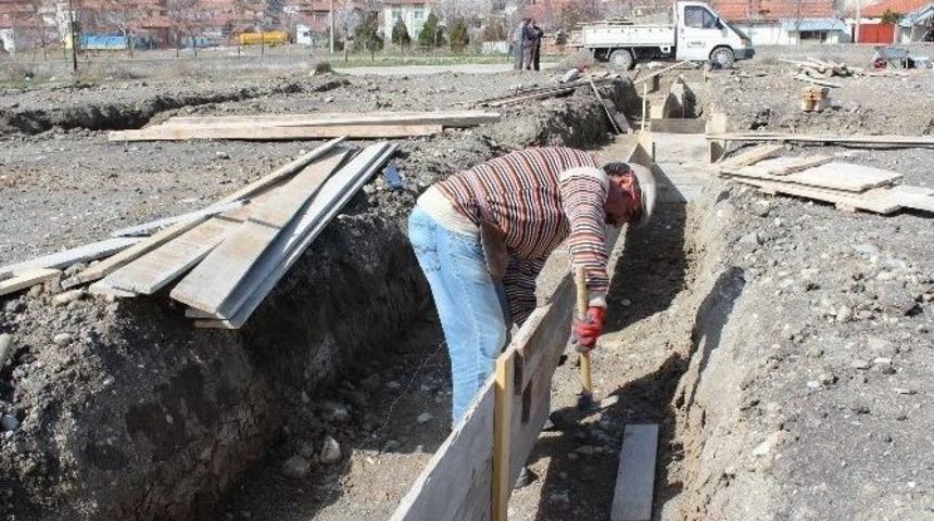 Sungurlu&rsquo;da Kapalı Pazar Yeri İnşaatı Start Aldı