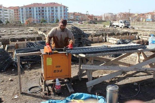 Sungurlu’da Kapalı Pazar Yeri İnşaatı Start Aldı