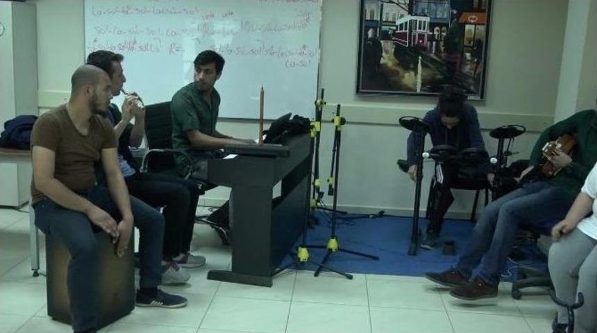 Gen&ccedil;lik Merkezine Yoğun İlgi