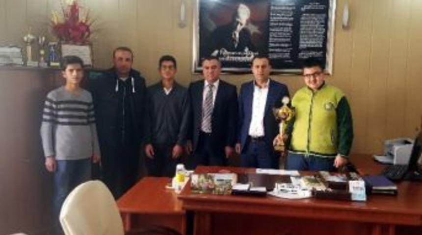 Kahta Fen Lisesi Satran&ccedil;ta İl Birincisi Oldu