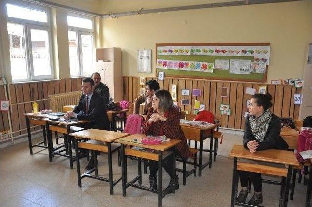 Uedaş "bi Kitap Daha Aydınlık Bi Hayat" Projesiyle İnegöl’e Kütüphane Kazandıracak 1