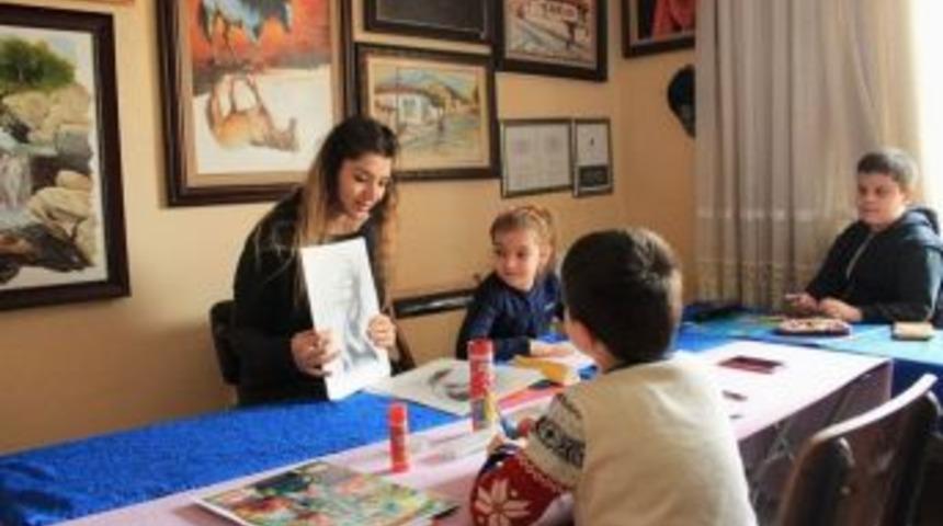 Ressamlar Derneği&rsquo;nin Kurslarına &Ccedil;ocuklardan Yoğun İlgi
