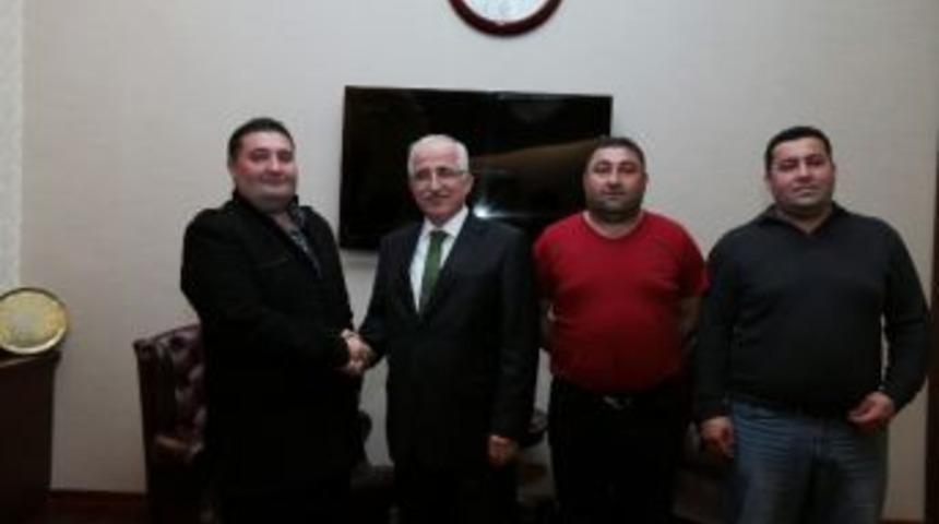 Hayırsever Ali Dal&rsquo;dan Vali Tuna&rsquo;ya Ziyaret