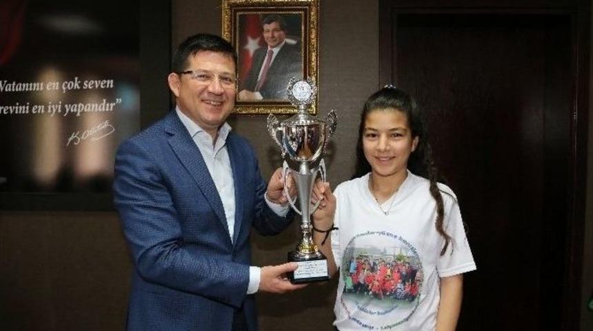 Şampiyon Kızlardan Başkan Subaşıoğlu&rsquo;na Ziyaret