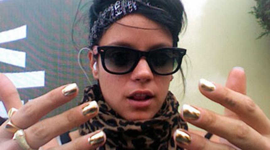 &Uuml;nl&uuml;lerin Tarz Tırnakları