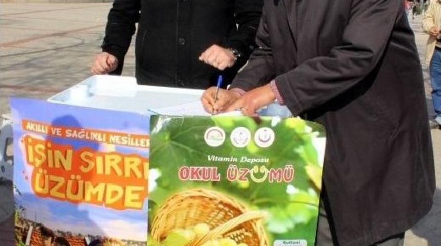 Okul &Uuml;z&uuml;m&uuml;, Akıl &Uuml;z&uuml;m&uuml; İ&ccedil;in Salihli&rsquo;den 5 Bin 400 İmza