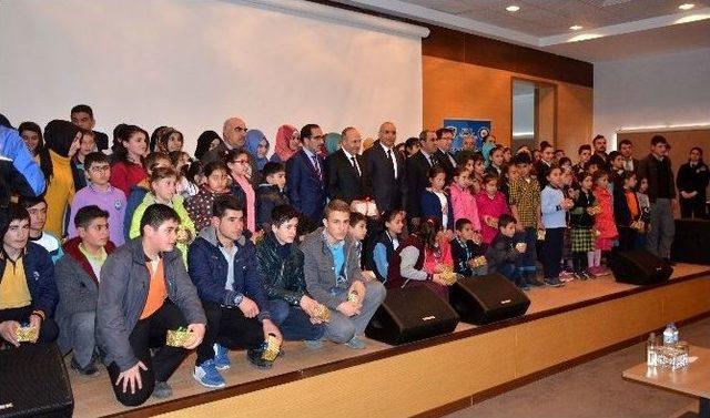 Bitlis’te Kitap Okuma Yarışması Sonucu Ödüller Dağıtıldı 2