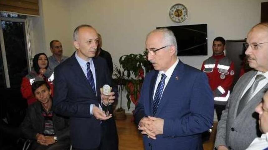 Sağlıkta T&uuml;m Engelleri Kaldırıyoruz Projesine &Ouml;d&uuml;l