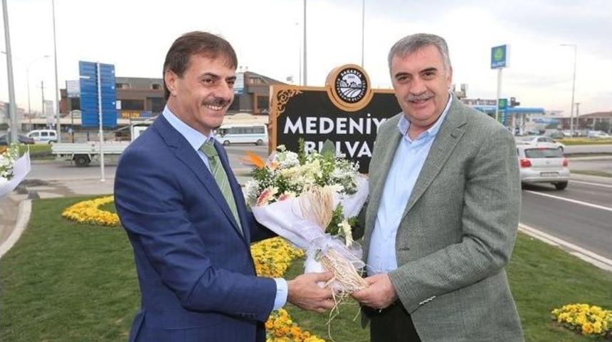 Başkan To&ccedil;oğlu Medeniyet Bulvarında İncelemelerde Bulundu