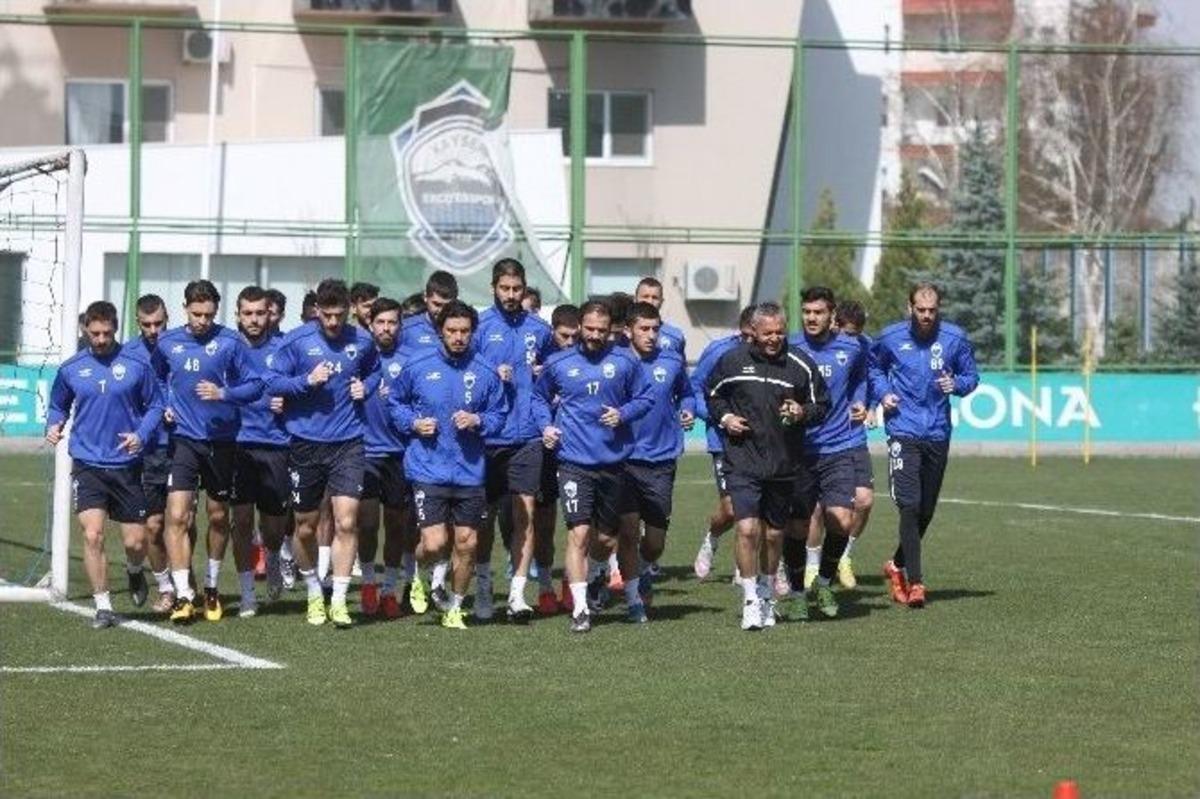 Kayseri Erciyesspor G&ouml;ztepe Ma&ccedil;ının Hazırlıklarını S&uuml;rd&uuml;rd&uuml;