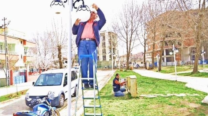 Parklarda Elektrik Bakım &Ccedil;alışmalarına Başlandı