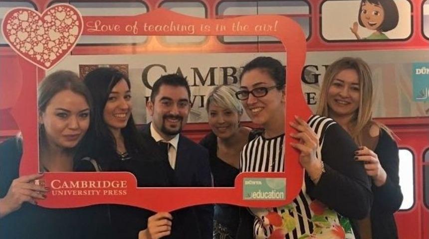 &Uuml;nl&uuml; Eğitmen Tomlinson, &Ouml;ğretmenlere Tecr&uuml;belerini Aktardı