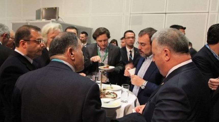 Turizm Bakanı &Uuml;nal&rsquo;dan Gaziantep Standına &Ouml;zel İlgi