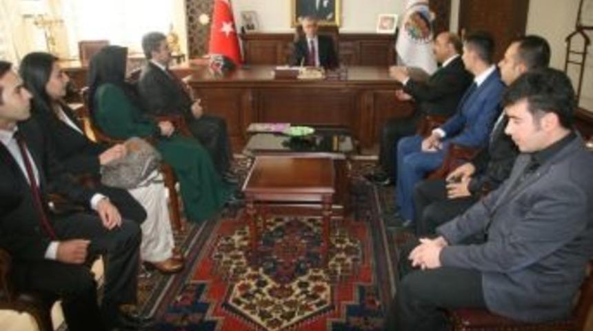 Aday &Ouml;ğretmenler Vali Şeref Ataklı&rsquo;yı Ziyaret Etti