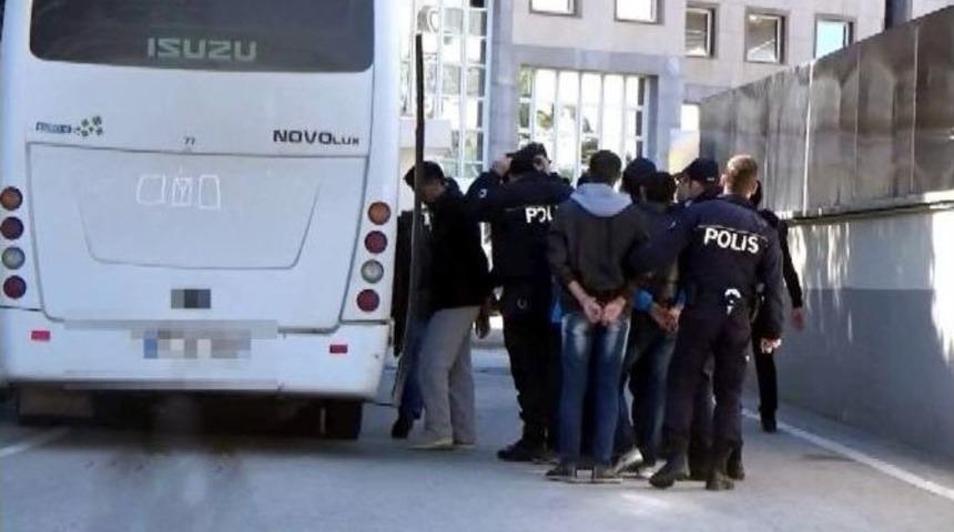 Biri &Ccedil;ocuk 13 Deaş &Uuml;yesi Yakalandı