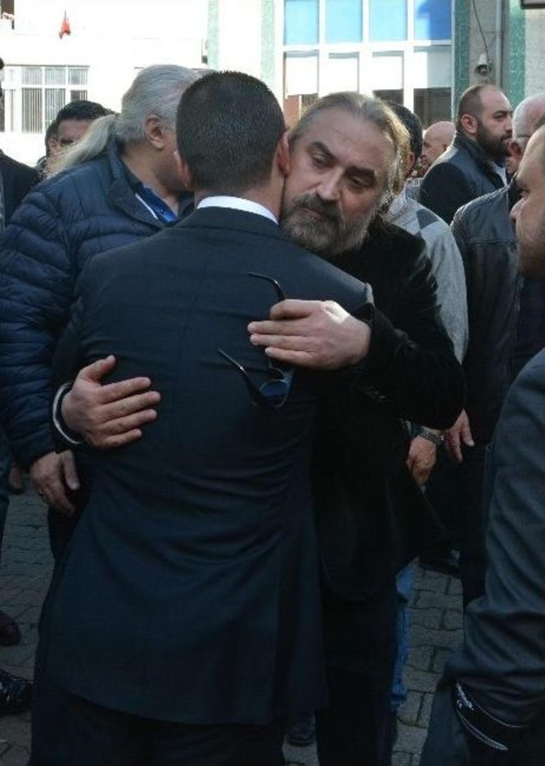 &Uuml;nl&uuml; Sanat&ccedil;ı Volkan Konak&rsquo;ın Anne Acısı