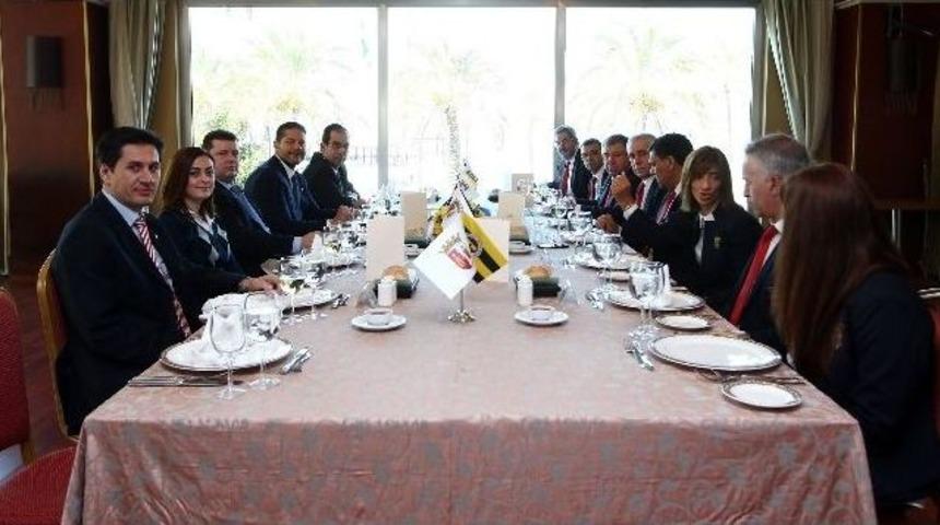 Fenerbah&ccedil;e Ve Braga Y&ouml;neticileri Bir Araya Geldi