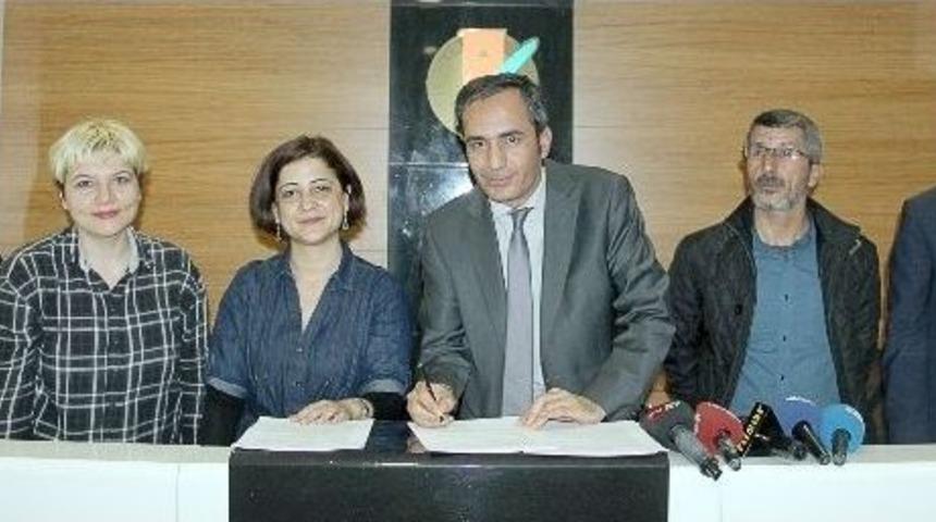 Gazeteciler Yabancı Dil &Ouml;ğrenecek