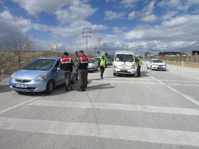 Sandıklı’da Jandarma Ve Polisten Ortak Güvenlik Uygulaması