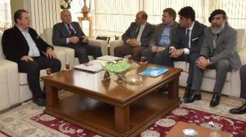 Ege’deki Dadaşlar Başkan Sekmen’i Ziyaret Etti