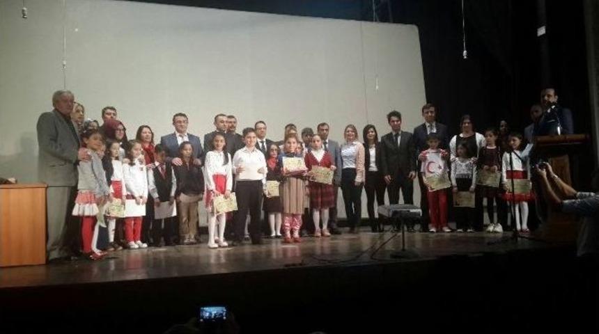 İstiklal Marşı Okuma Yarışmasında Pınarbaşı’na İki Birincilik